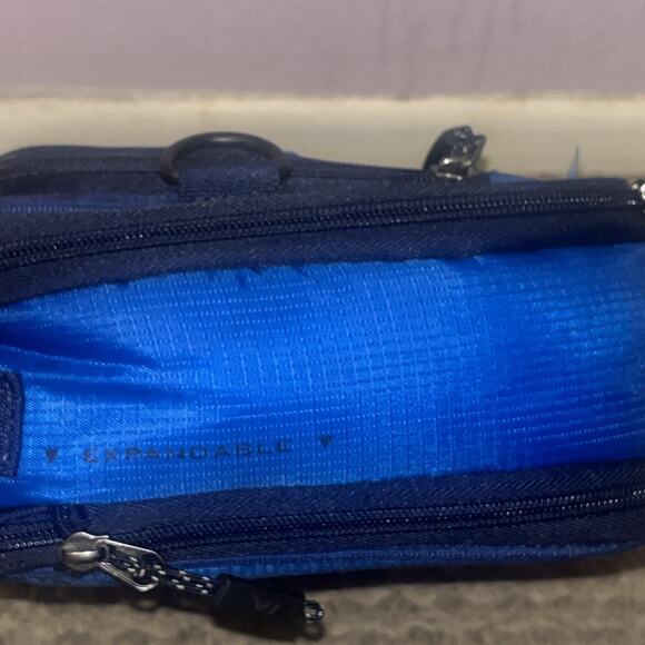 Titan Deep Freeze Blue Expandable Insulated, Adjustable Strap Lunch Box - Picture 6 of 8